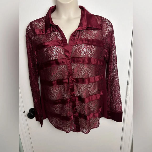 BKE Boutique red Lace, chiffon and satin button front shirt size XL #1476 - Picture 3 of 8